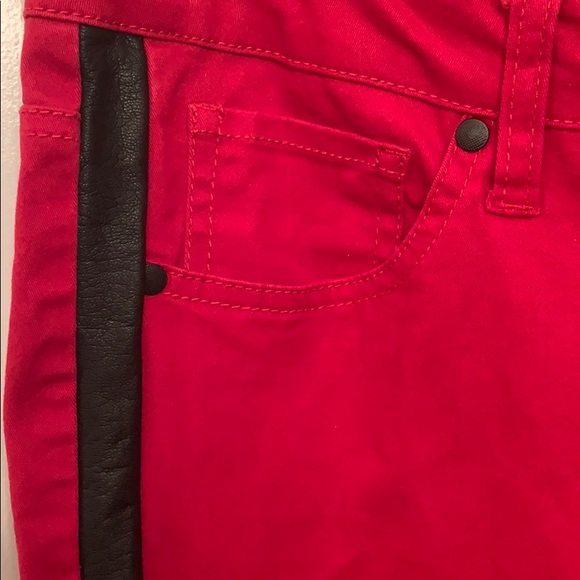 FAUX LEATHER STRIPED RED JEANS - Picture 5 of 5